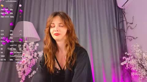 Snapshot of peggyhodges chatting on 09-23-25, 06:22 LisaDrako online show from 09-23-25, 06:22
