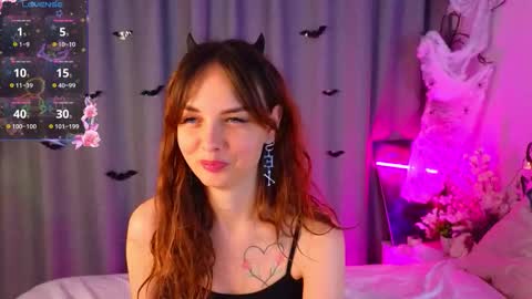 Snapshot of peggyhodges chatting on 10-26-25, 07:42 LisaDrako online show from 10-26-25, 07:42