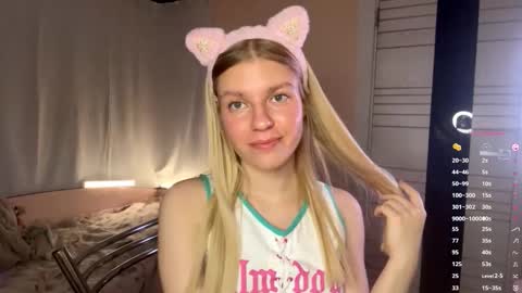 Mary online show from 10-22-25, 07:02