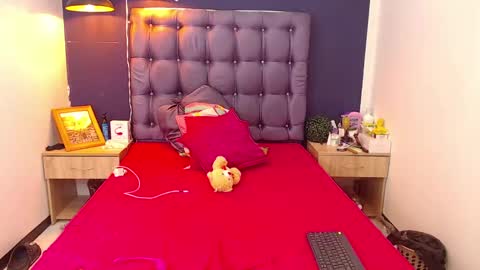 Peiton  online show from 02-22-25, 04:18