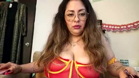 Snapshot of pekitas_mexa chatting on 10-31-25, 08:59 Pekitas Mexa online show from 10-31-25, 08:59