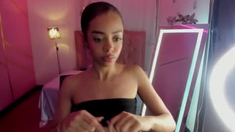 Snapshot of peneelopeecute chatting on 03-08-25, 01:17 peneelopeecute online show from 03-08-25, 01:17