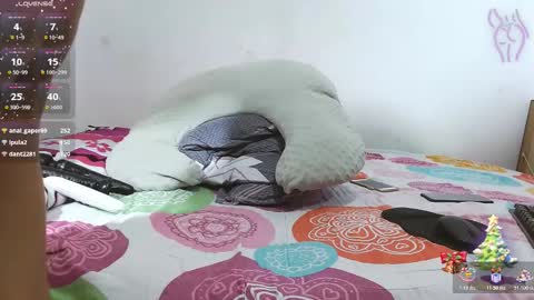 Snapshot of penelope_29 chatting on 11-17-25, 01:22 penelope_29 online show from 11-17-25, 01:22