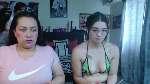 Snapshot of penelopeandmarilyn chatting on 06-10-26, 02:16 Penelope and my girlfriend Marilyn online show from 06-10-26, 02:16