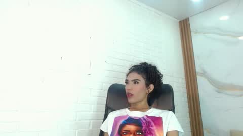 Penelopee Rouse online show from 10-10-25, 07:57