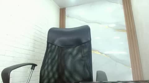 Penelopee Rouse online show from 10-25-25, 12:18