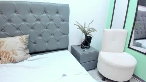 Penelope online show from 03-04-25, 02:27