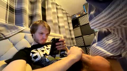 Penguin online show from 09-17-25, 08:10