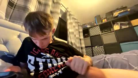 Penguin online show from 10-25-25, 11:54