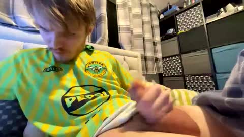 Penguin online show from 02-08-26, 01:09