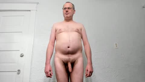 Snapshot of penis_dance chatting on 12-31-24, 01:47 Vincent Howard online show from 12-31-24, 01:47