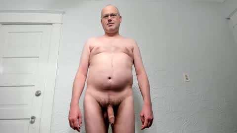Snapshot of penis_dance chatting on 02-26-25, 09:21 Vincent Howard online show from 02-26-25, 09:21