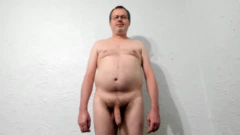 Snapshot of penis_dance chatting on 09-16-25, 02:45 Vincent Howard online show from 09-16-25, 02:45