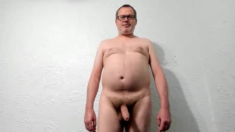 Snapshot of penis_dance chatting on 05-30-26, 12:08 Vincent Howard online show from 05-30-26, 12:08