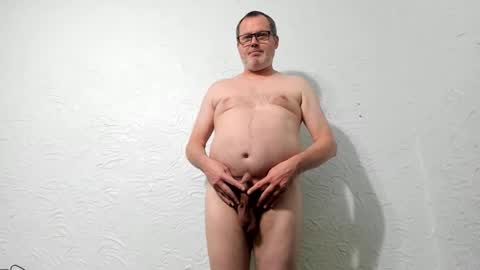 Snapshot of penis_dance chatting on 06-03-26, 12:35 Vincent Howard online show from 06-03-26, 12:35