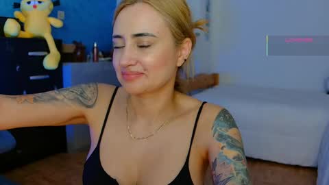 Snapshot of pennyy__ chatting on 05-27-26, 10:29 Hi Im Penelope better vibrations 1111 online show from 05-27-26, 10:29