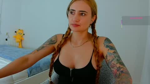 Snapshot of pennyy__ chatting on 06-03-26, 10:07 Hi Im Penelope better vibrations 1111 online show from 06-03-26, 10:07