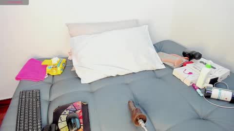   online show from 03-10-26, 05:18