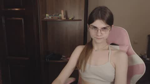 Farida online show from 12-23-24, 03:18