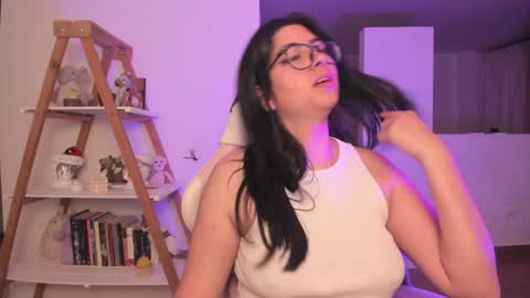 Sarah Ana Banana online show from 01-22-25, 02:15