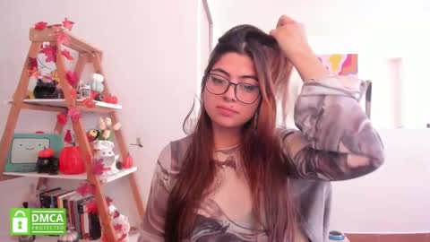 Sarah Ana Banana online show from 10-16-25, 06:53