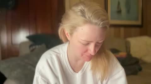 Snapshot of perfectnips742 chatting on 05-19-26, 02:40 Nelly online show from 05-19-26, 02:40