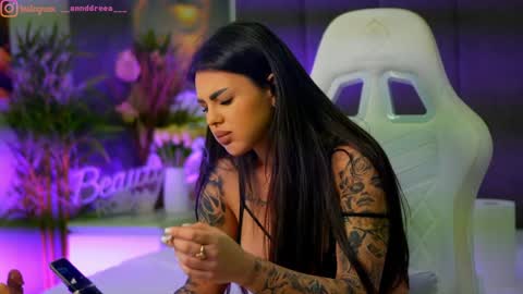 Dee online show from 11-05-25, 03:23