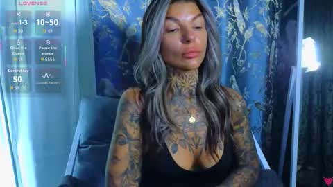 Snapshot of perfecttbaby77n chatting on 10-28-25, 07:23 Anna online show from 10-28-25, 07:23