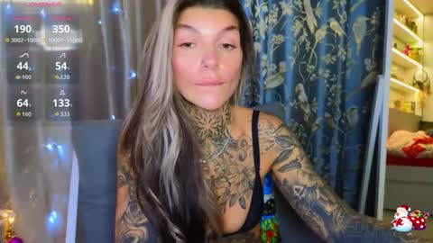 Snapshot of perfecttbaby77n chatting on 12-14-25, 09:14 Anna online show from 12-14-25, 09:14