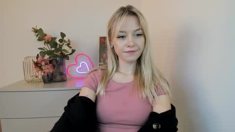 Snapshot of perfectxcindy chatting on 12-23-24, 09:27 Cindy online show from 12-23-24, 09:27