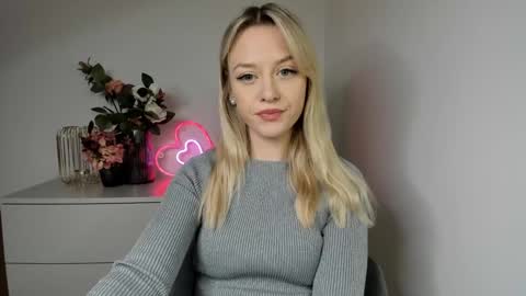 Snapshot of perfectxcindy chatting on 12-28-24, 10:25 Cindy online show from 12-28-24, 10:25