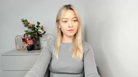 Snapshot of perfectxcindy chatting on 01-09-25, 09:27 Cindy online show from 01-09-25, 09:27