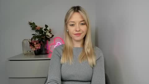 Snapshot of perfectxcindy chatting on 01-09-25, 12:30 Cindy online show from 01-09-25, 12:30