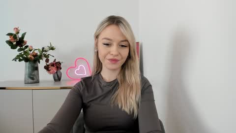 Snapshot of perfectxcindy chatting on 01-27-25, 09:23 Cindy online show from 01-27-25, 09:23