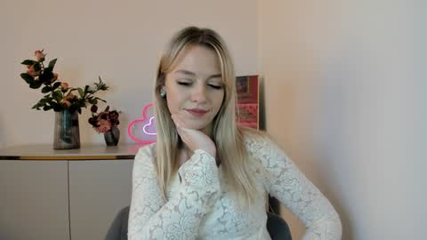 Snapshot of perfectxcindy chatting on 01-28-25, 09:30 Cindy online show from 01-28-25, 09:30