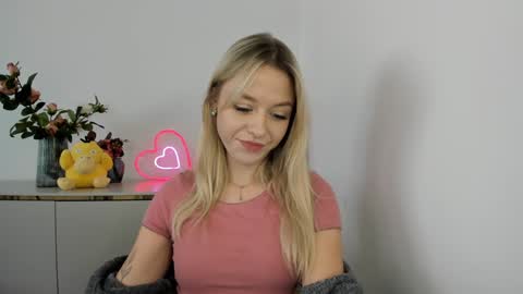 Snapshot of perfectxcindy chatting on 02-04-25, 09:28 Cindy online show from 02-04-25, 09:28