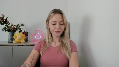 Snapshot of perfectxcindy chatting on 02-04-25, 12:33 Cindy online show from 02-04-25, 12:33