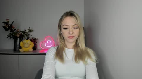 Snapshot of perfectxcindy chatting on 02-06-25, 06:29 Cindy online show from 02-06-25, 06:29