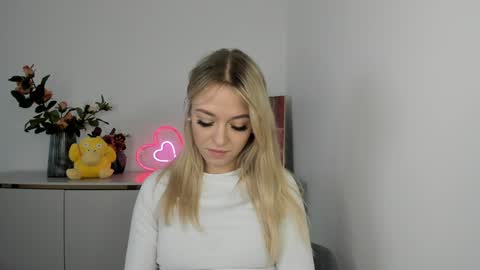 Snapshot of perfectxcindy chatting on 02-06-25, 09:32 Cindy online show from 02-06-25, 09:32