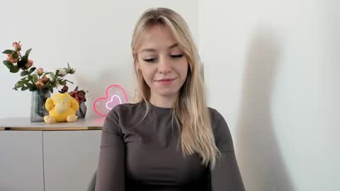 Snapshot of perfectxcindy chatting on 02-12-25, 09:20 Cindy online show from 02-12-25, 09:20