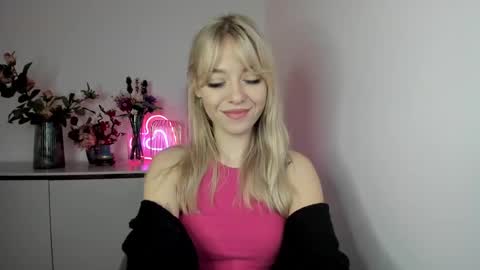 Snapshot of perfectxcindy chatting on 02-25-25, 06:25 Cindy online show from 02-25-25, 06:25