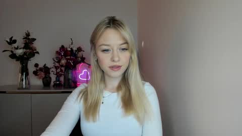 Snapshot of perfectxcindy chatting on 03-10-25, 06:27 Cindy online show from 03-10-25, 06:27