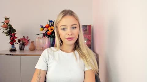 Snapshot of perfectxcindy chatting on 09-12-25, 05:29 Cindy online show from 09-12-25, 05:29