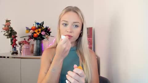 Snapshot of perfectxcindy chatting on 09-24-25, 05:44 Cindy online show from 09-24-25, 05:44