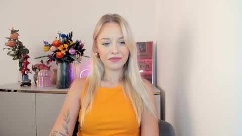 Snapshot of perfectxcindy chatting on 09-25-25, 05:33 Cindy online show from 09-25-25, 05:33