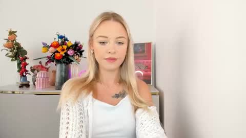 Snapshot of perfectxcindy chatting on 09-27-25, 06:40 Cindy online show from 09-27-25, 06:40