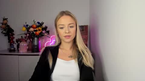 Snapshot of perfectxcindy chatting on 10-02-25, 05:36 Cindy online show from 10-02-25, 05:36