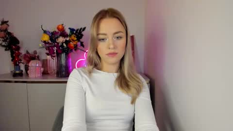 Snapshot of perfectxcindy chatting on 10-17-25, 05:54 Cindy online show from 10-17-25, 05:54