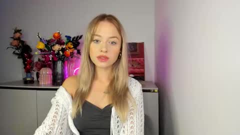 Snapshot of perfectxcindy chatting on 11-03-25, 06:25 Cindy online show from 11-03-25, 06:25