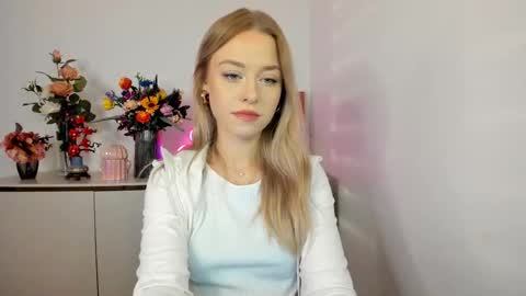 Snapshot of perfectxcindy chatting on 11-06-25, 06:36 Cindy online show from 11-06-25, 06:36